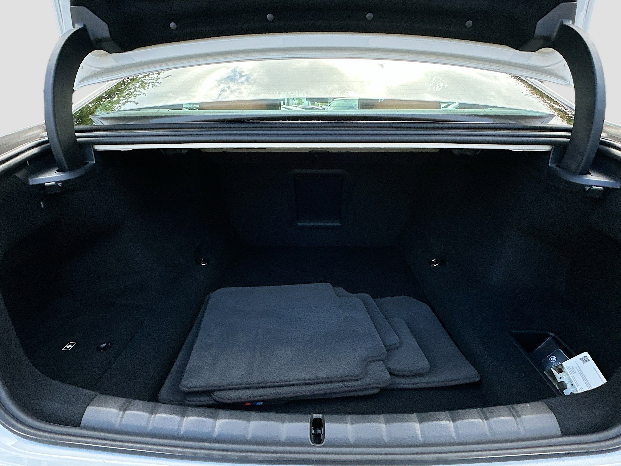 Certified 2023 BMW 740i w/ Parking Assistance Package image 28