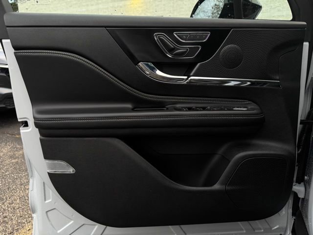 New 2026 Lincoln Corsair Premiere image 12