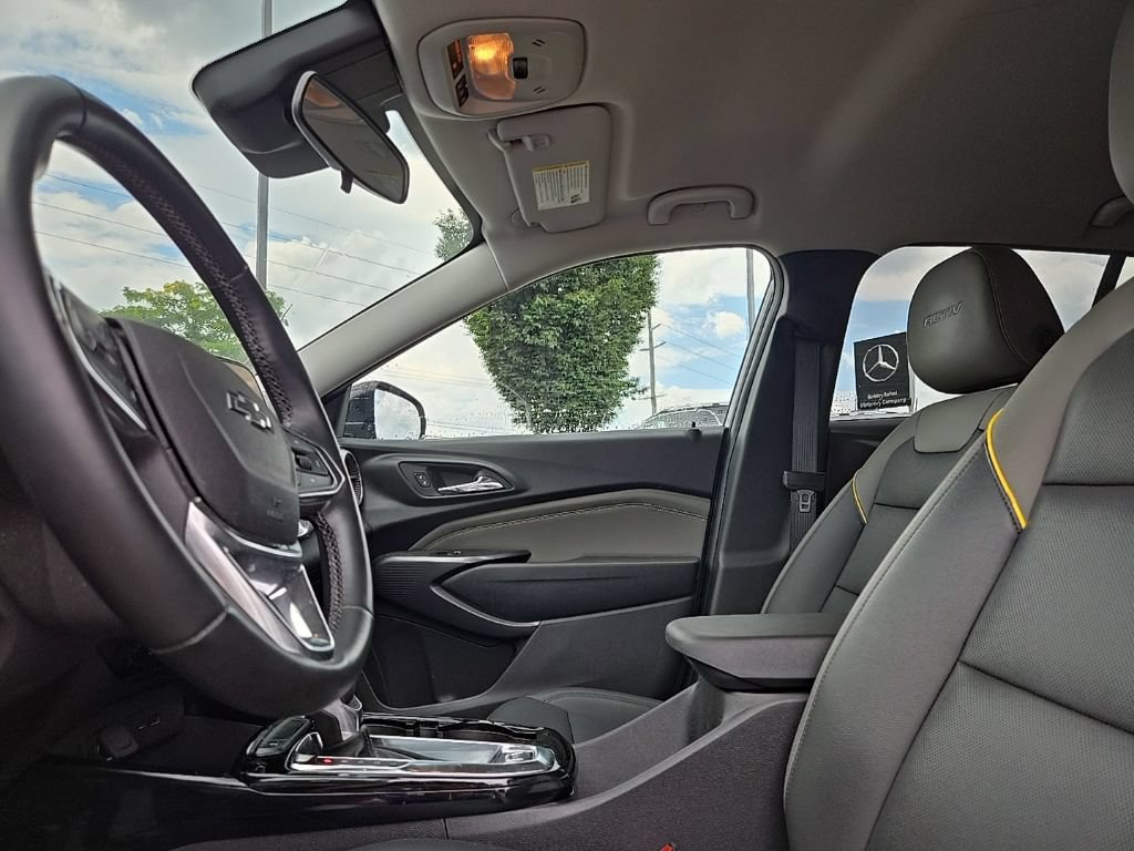 Used 2024 Chevrolet Trax ACTIV w/ Driver Confidence Package FWD image 32
