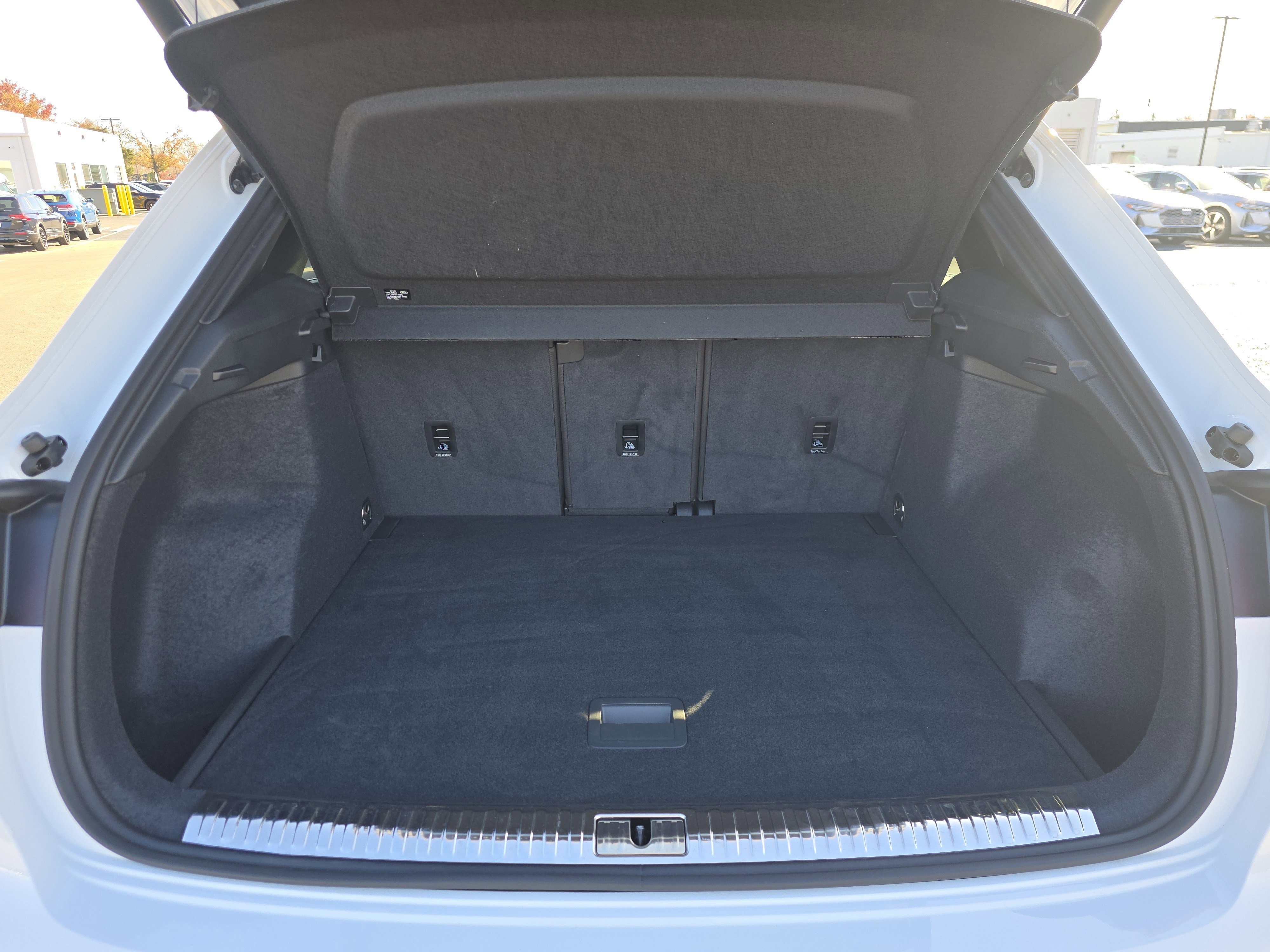 Certified 2025 Audi Q3 2.0T Premium w/ Convenience Package image 15