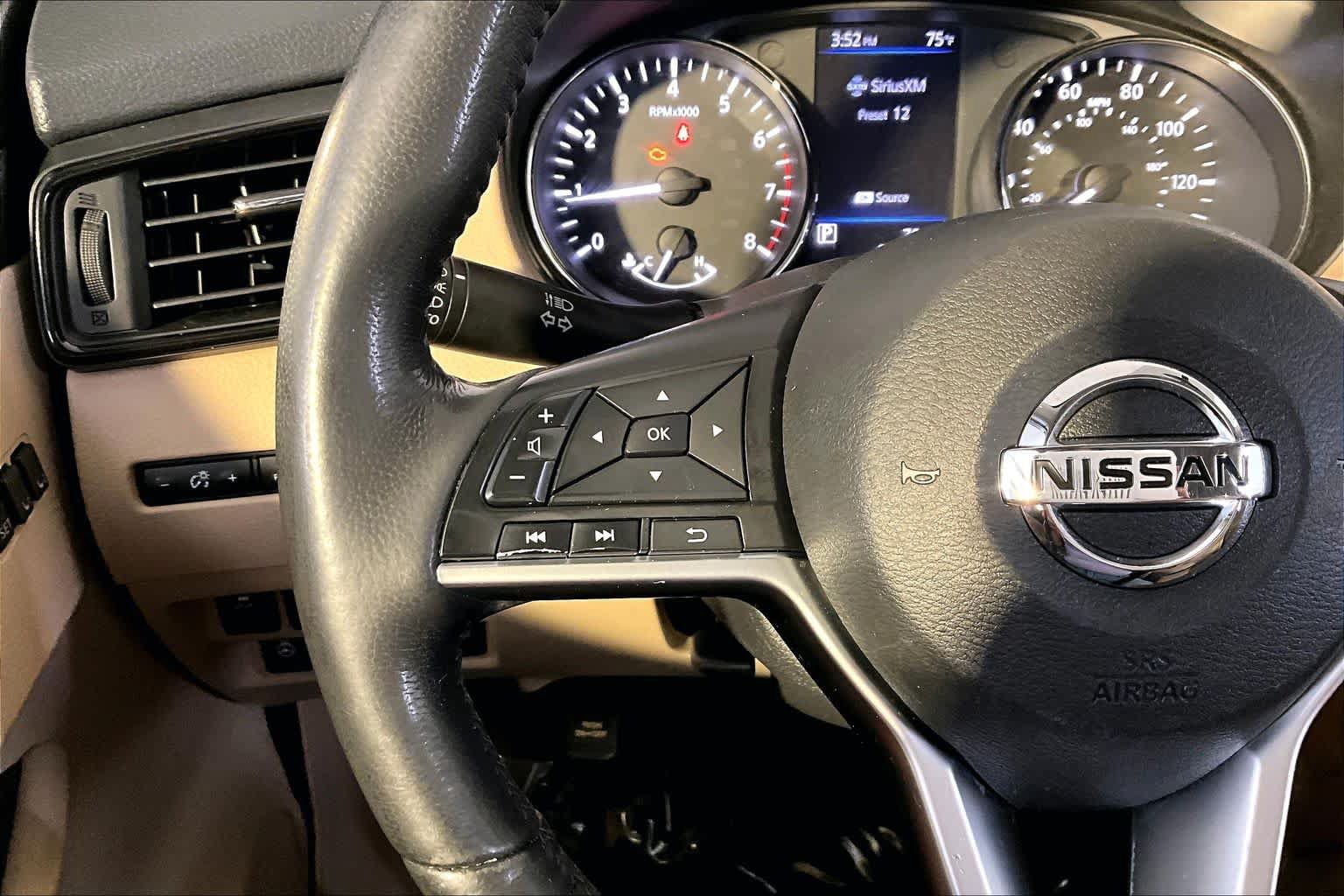 Used 2018 Nissan Rogue SV w/ Sun & Sound Touring Package AWD/4WD image 24
