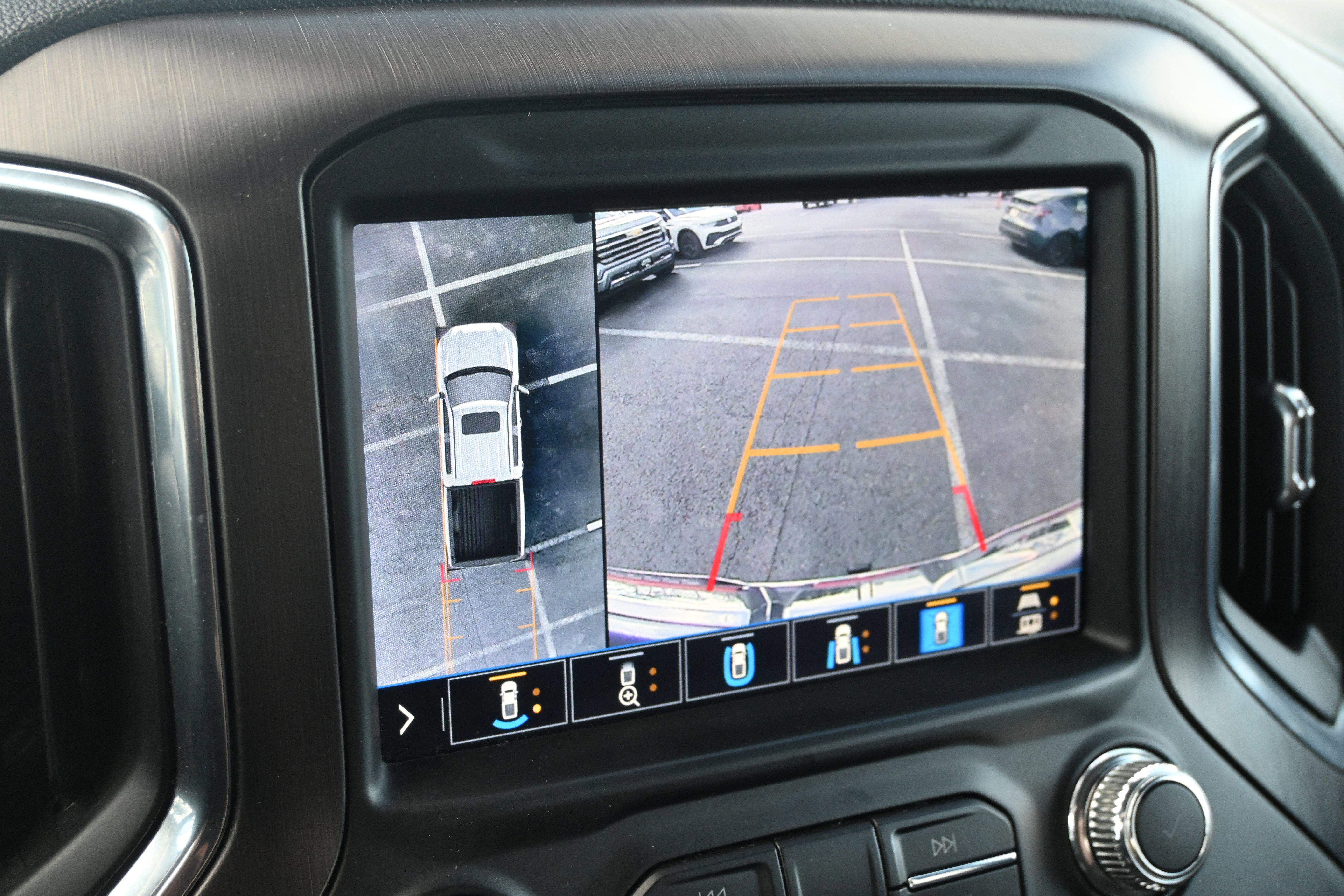 Used 2020 GMC Sierra 1500 AT4 w/ AT4 Premium Package image 13