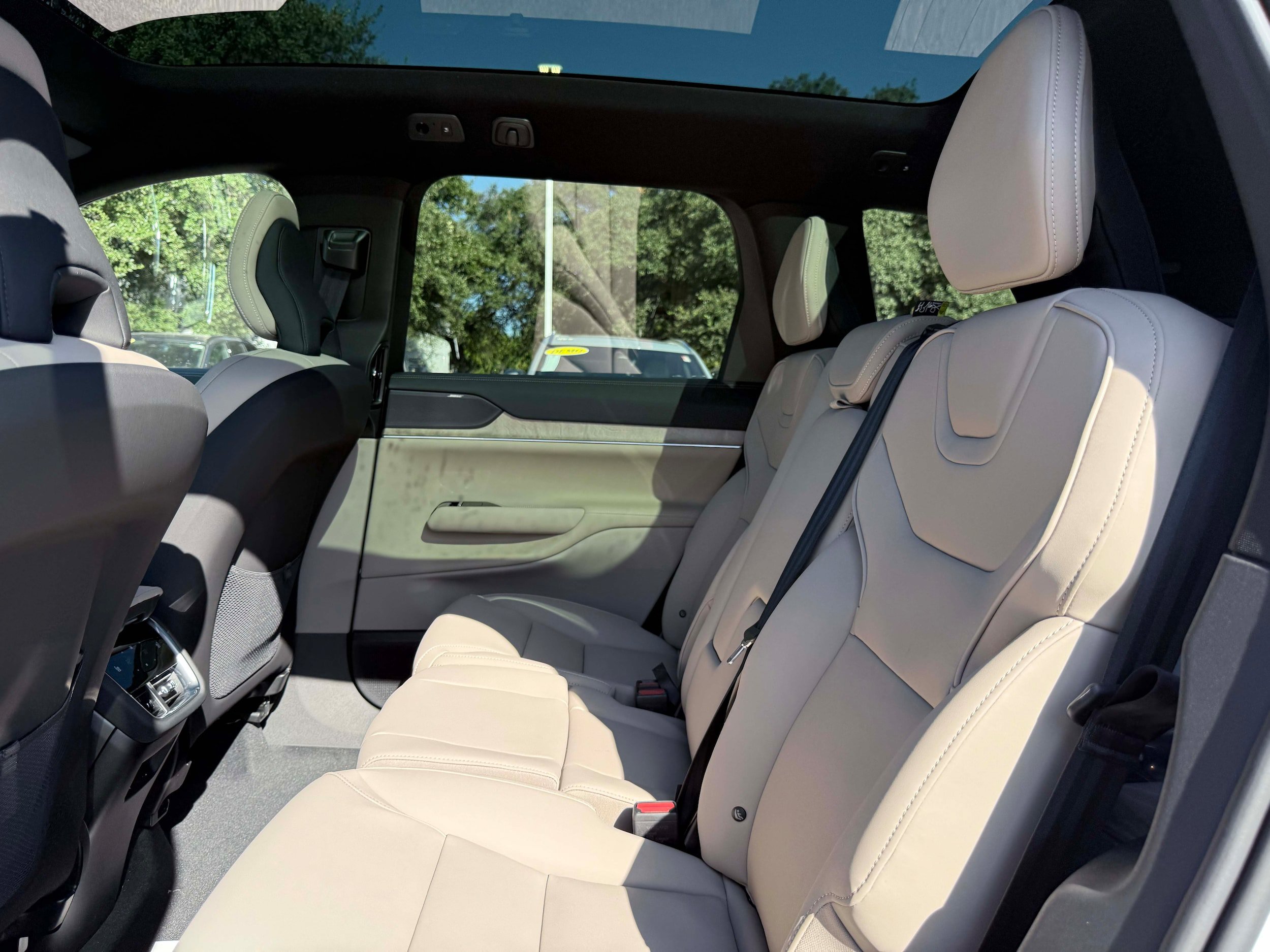 New 2026 Volvo EX90 Plus RWD image 14