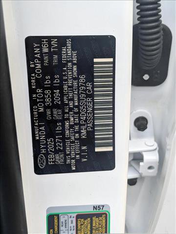 New 2025 Hyundai Elantra Limited image 21