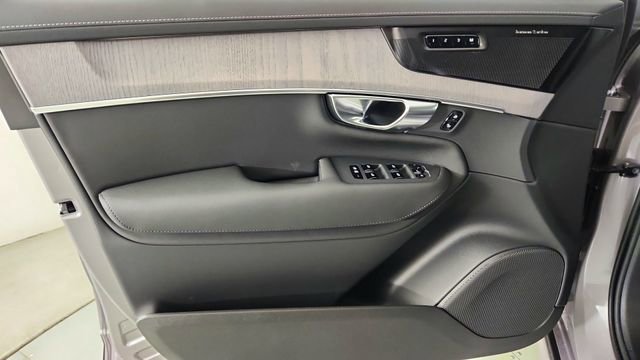 New 2026 Volvo XC90 T8 Ultra w/ Protection Package AWD/4WD image 9
