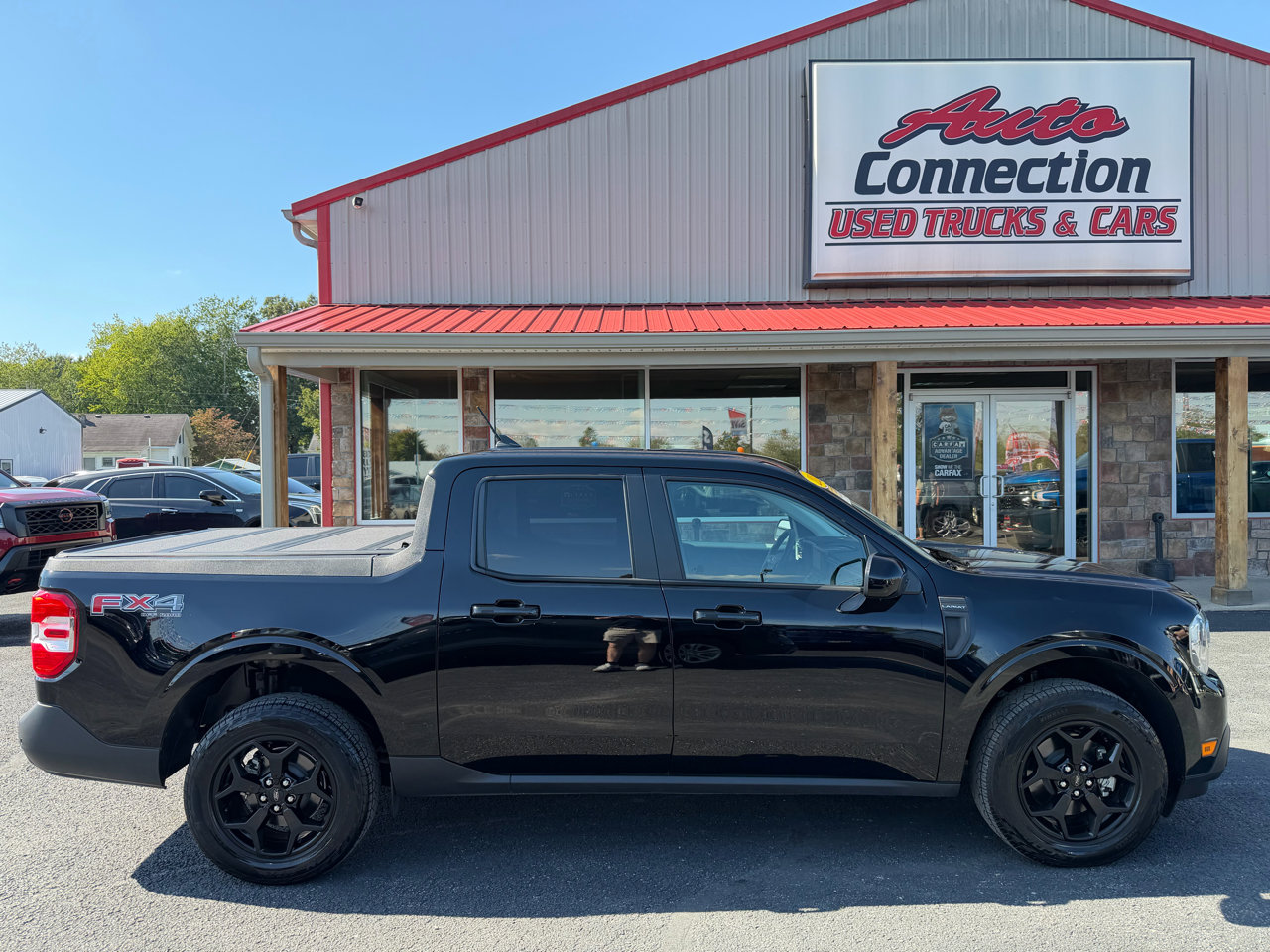 Used 2024 Ford Maverick Lariat w/ FX4 Off-Road Package image 3
