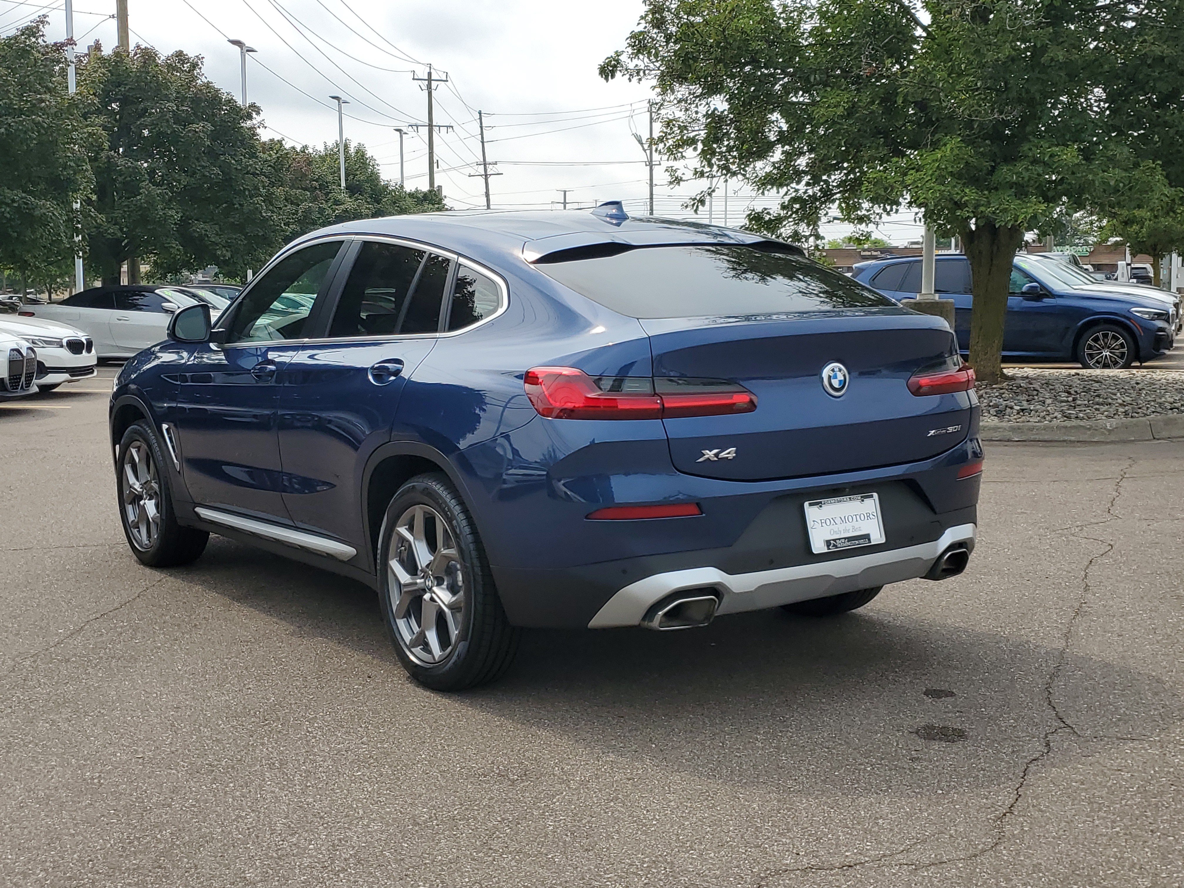 Used 2023 BMW X4 xDrive30i w/ Premium Package AWD/4WD image 3