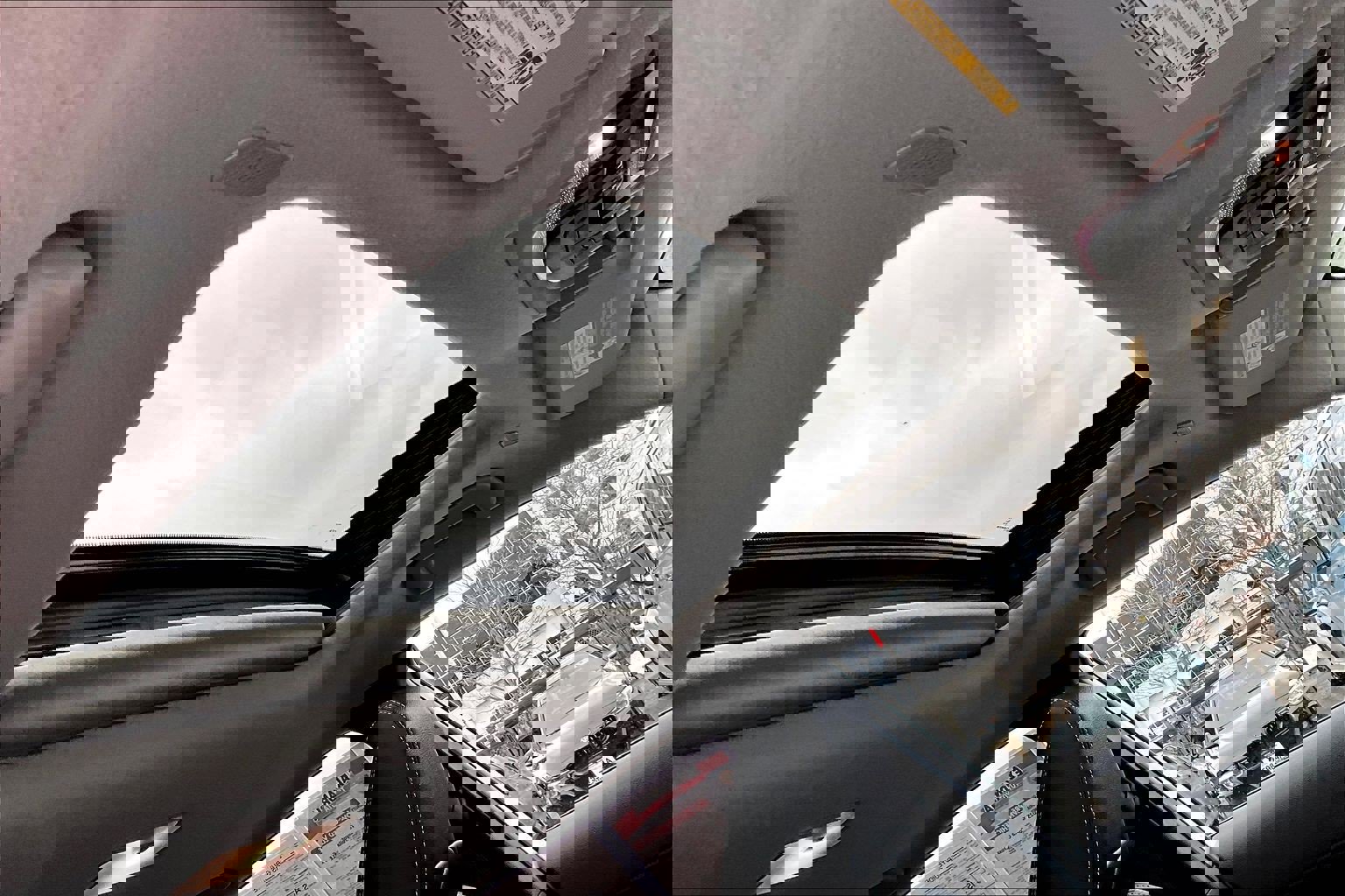 Used 2025 Toyota Corolla Cross XLE image 21