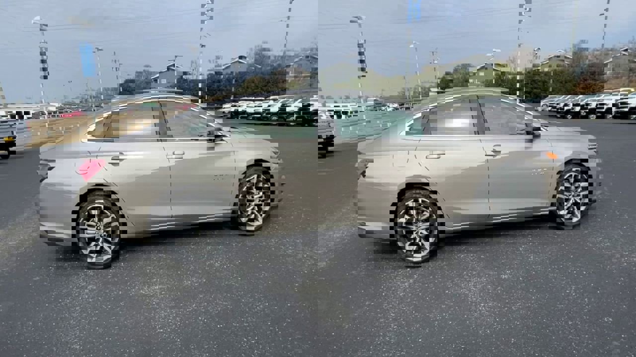 Used 2022 Chevrolet Malibu LT image 9