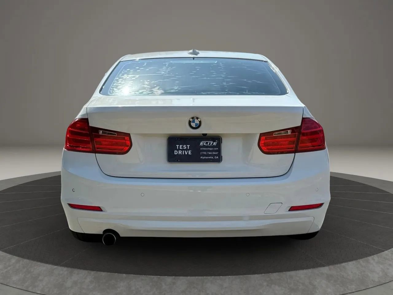 Used 2015 BMW 320i Sedan RWD image 5