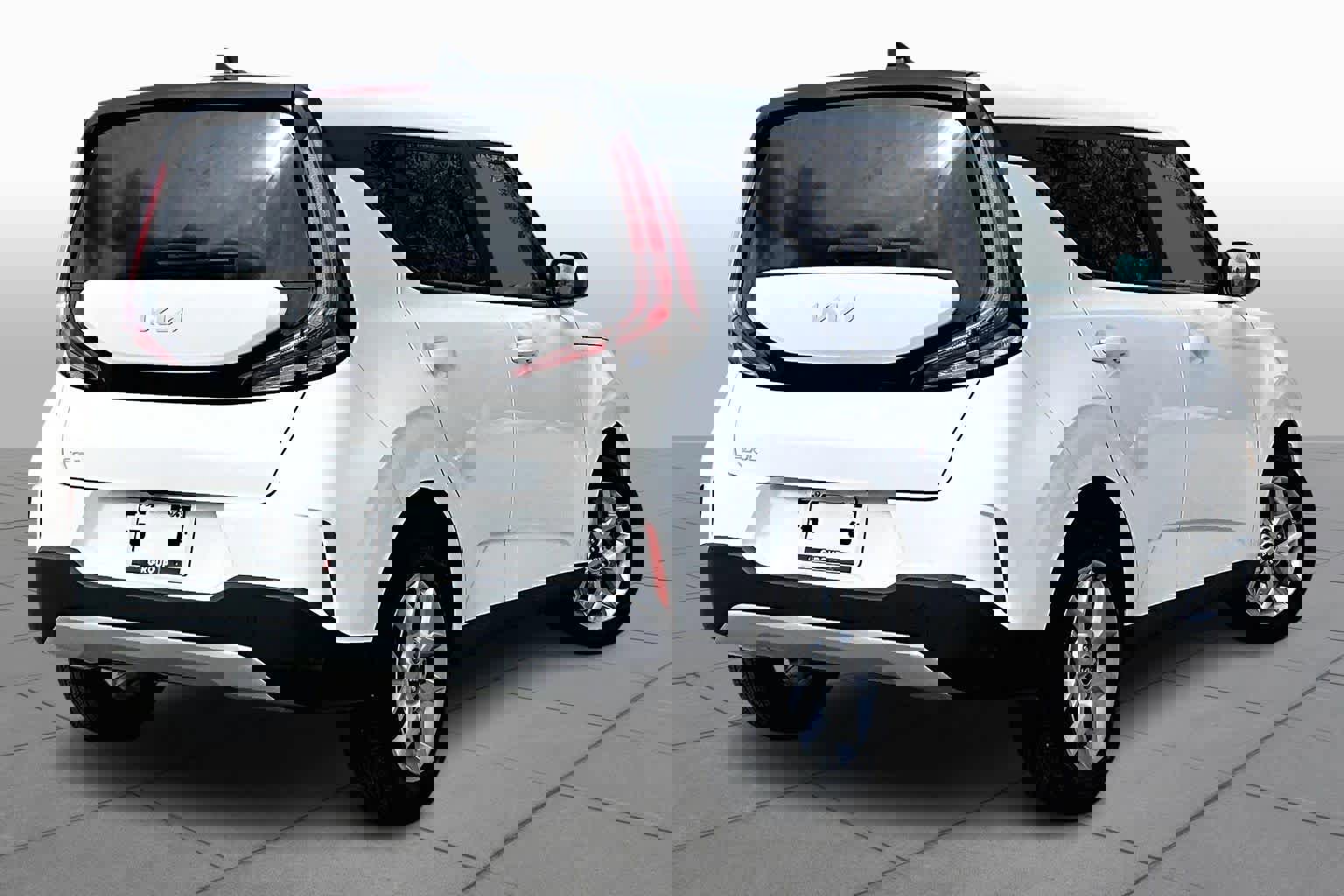 Used 2023 Kia Soul LX w/ LX Technology Package image 13