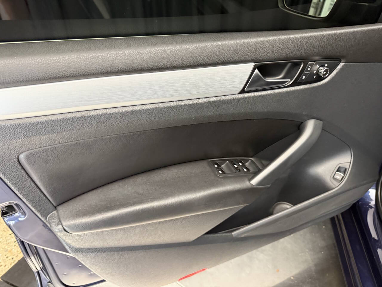 Used 2013 Volkswagen Passat TDI SE FWD image 15