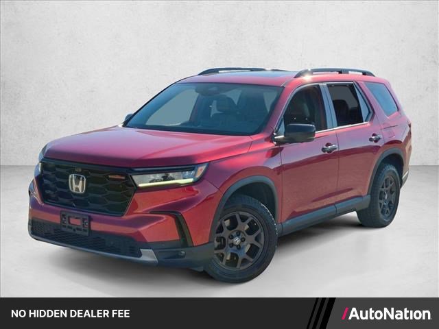 Used 2025 Honda Pilot TrailSport image 1
