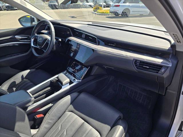 Used 2024 Audi Q8 e-tron Prestige w/ Prestige Package AWD/4WD image 10