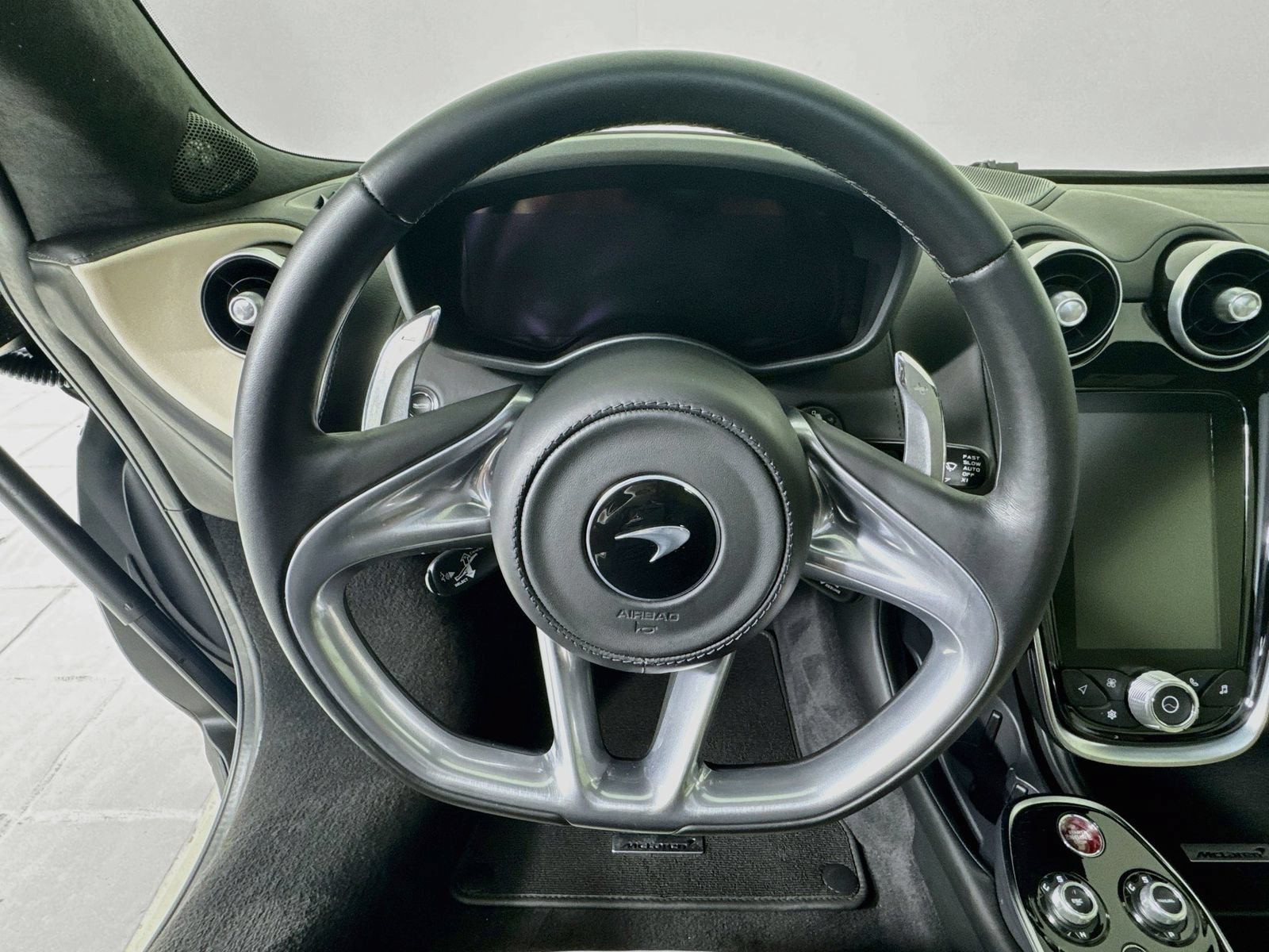 Used 2025 McLaren GTS RWD image 11