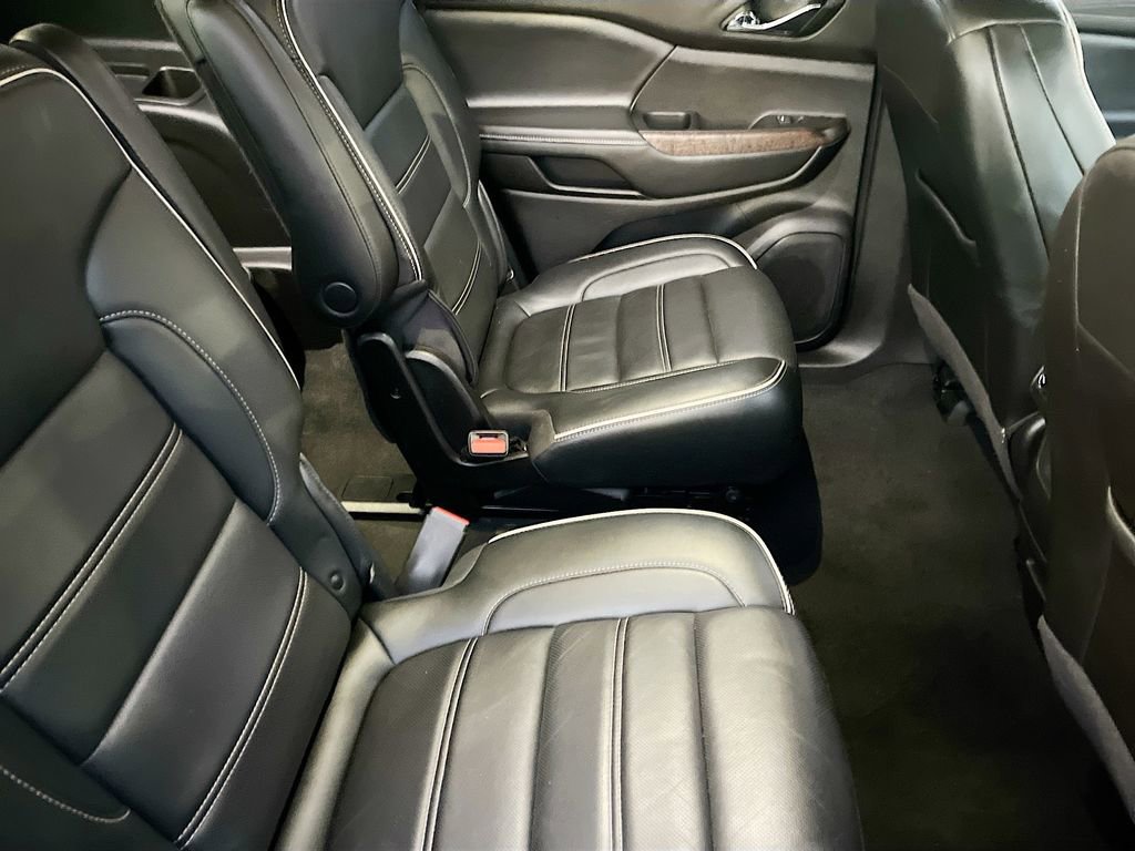 Used 2022 GMC Acadia Denali w/ Denali Technology Package image 28
