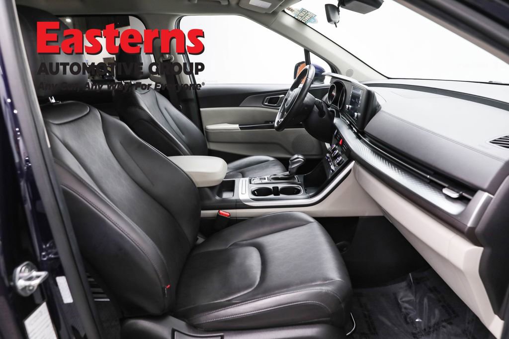 Used 2024 Kia Carnival LX image 24