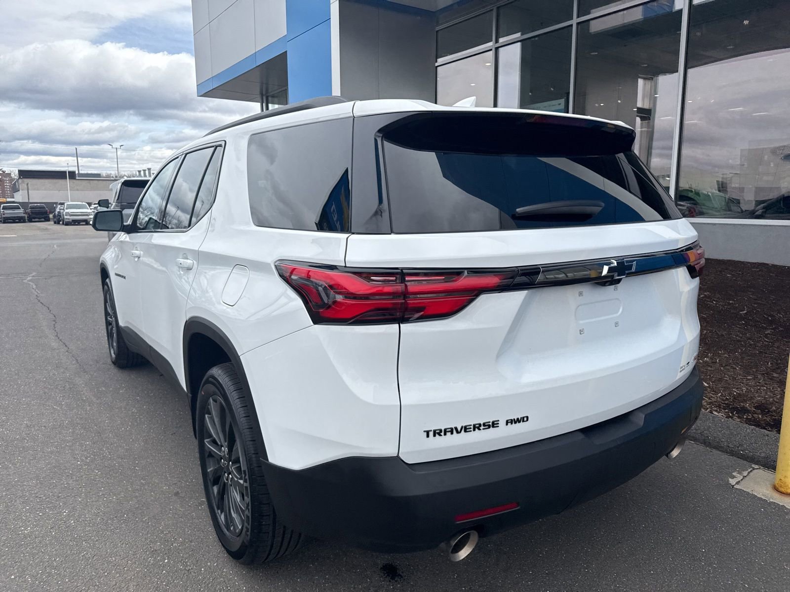 Used 2023 Chevrolet Traverse RS image 8
