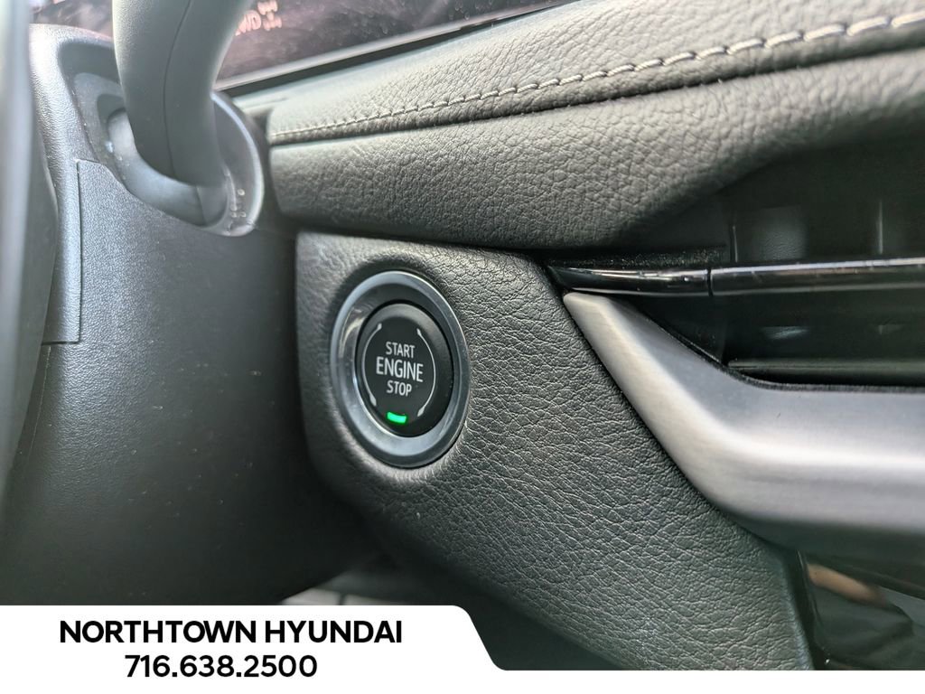 Used 2025 Cadillac XT4 Premium Luxury image 21