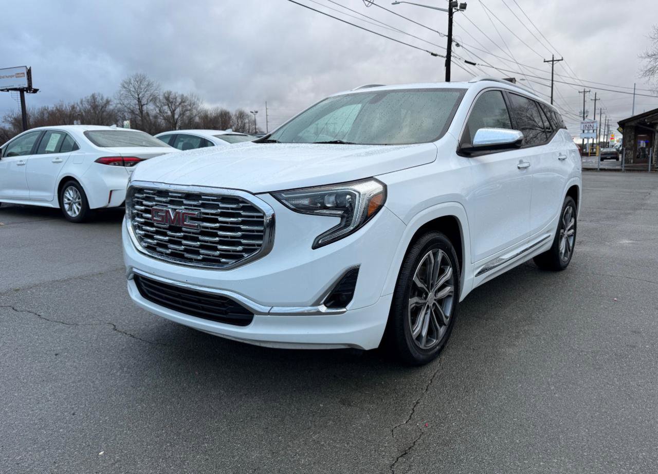 Used 2019 GMC Terrain Denali w/ Comfort Package image 3