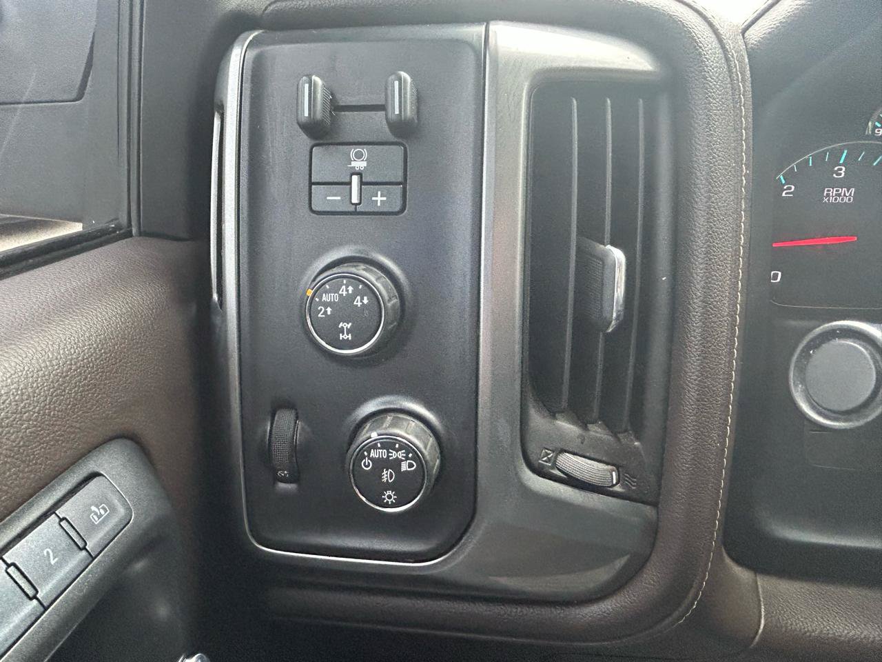 Used 2015 Chevrolet Silverado 1500 LTZ w/ LTZ Plus Package AWD/4WD image 25