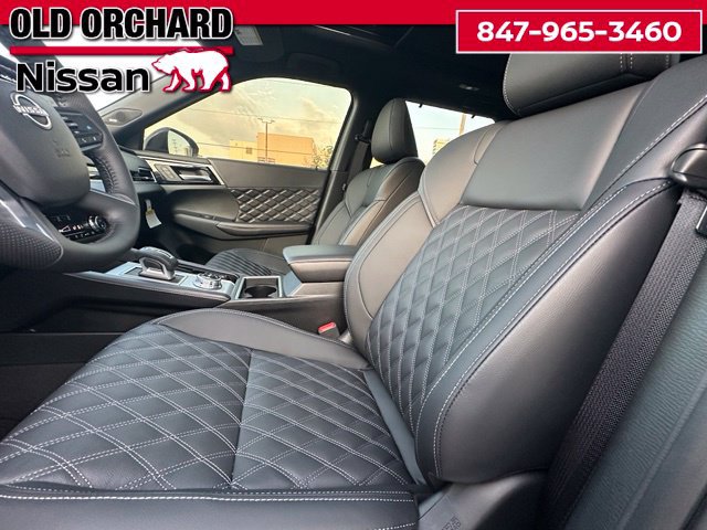 Used 2026 Nissan Rogue Platinum w/ Family Package AWD/4WD image 12