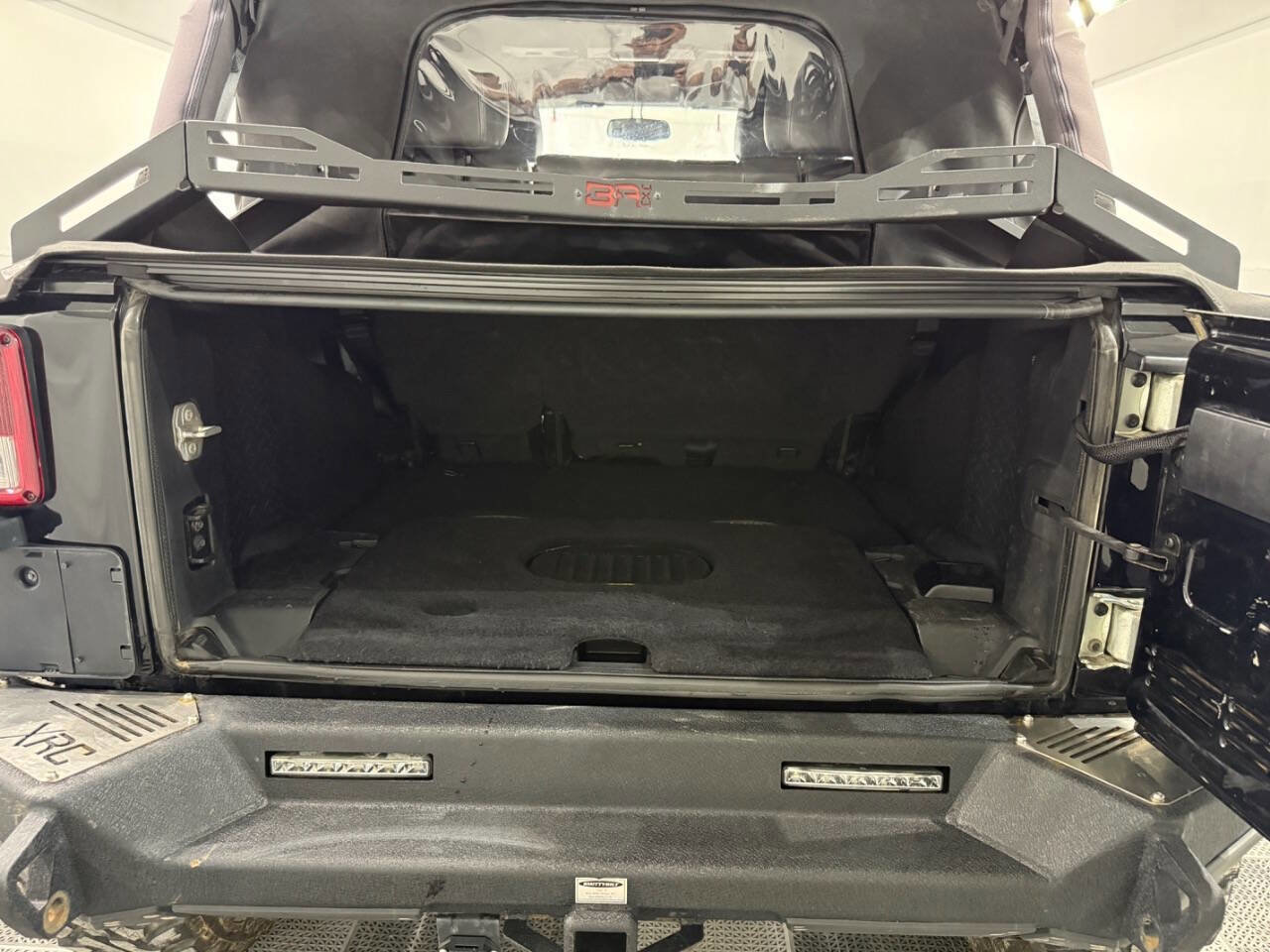 Used 2016 Jeep Wrangler Unlimited Rubicon w/ Max Tow Package image 26