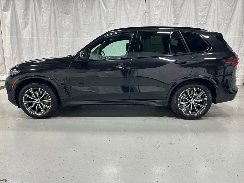 Used 2026 BMW X5 xDrive50e AWD/4WD image 4