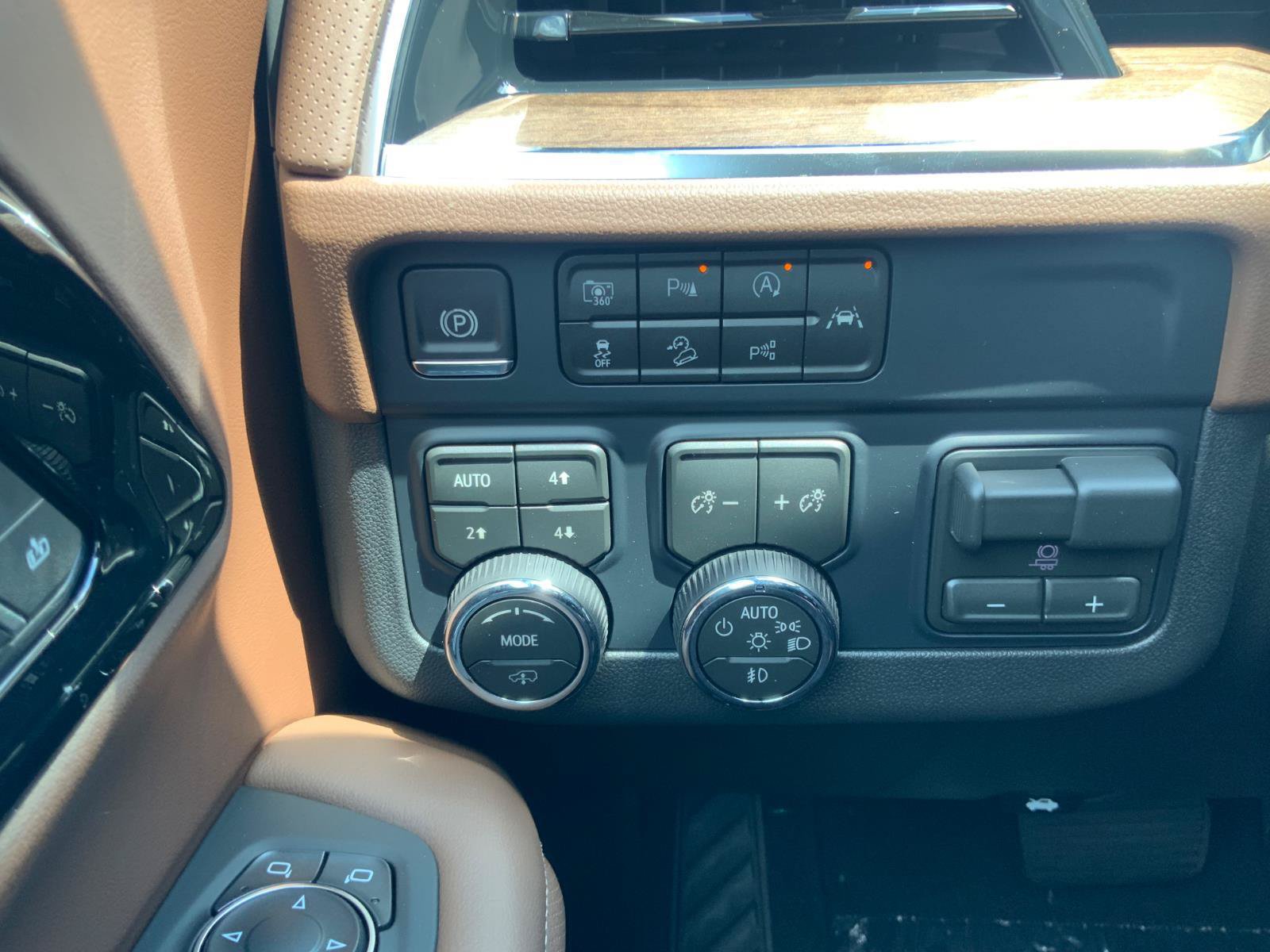 New 2026 Chevrolet Suburban High Country AWD/4WD image 30
