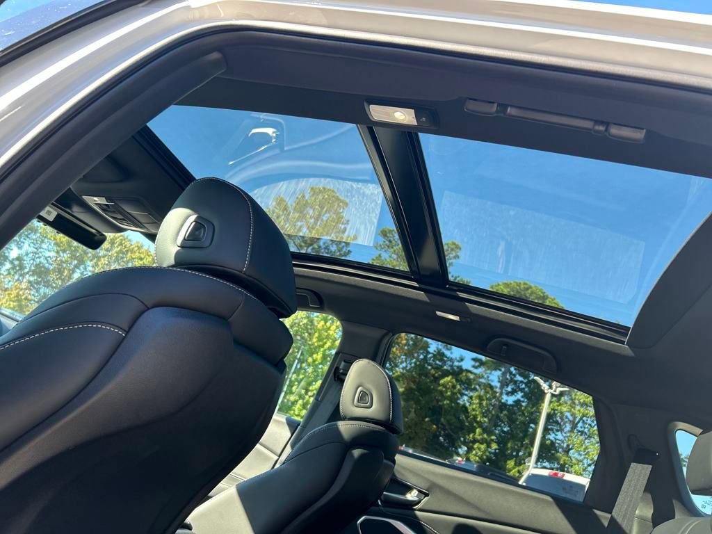 New 2025 Acura RDX SH-AWD image 24