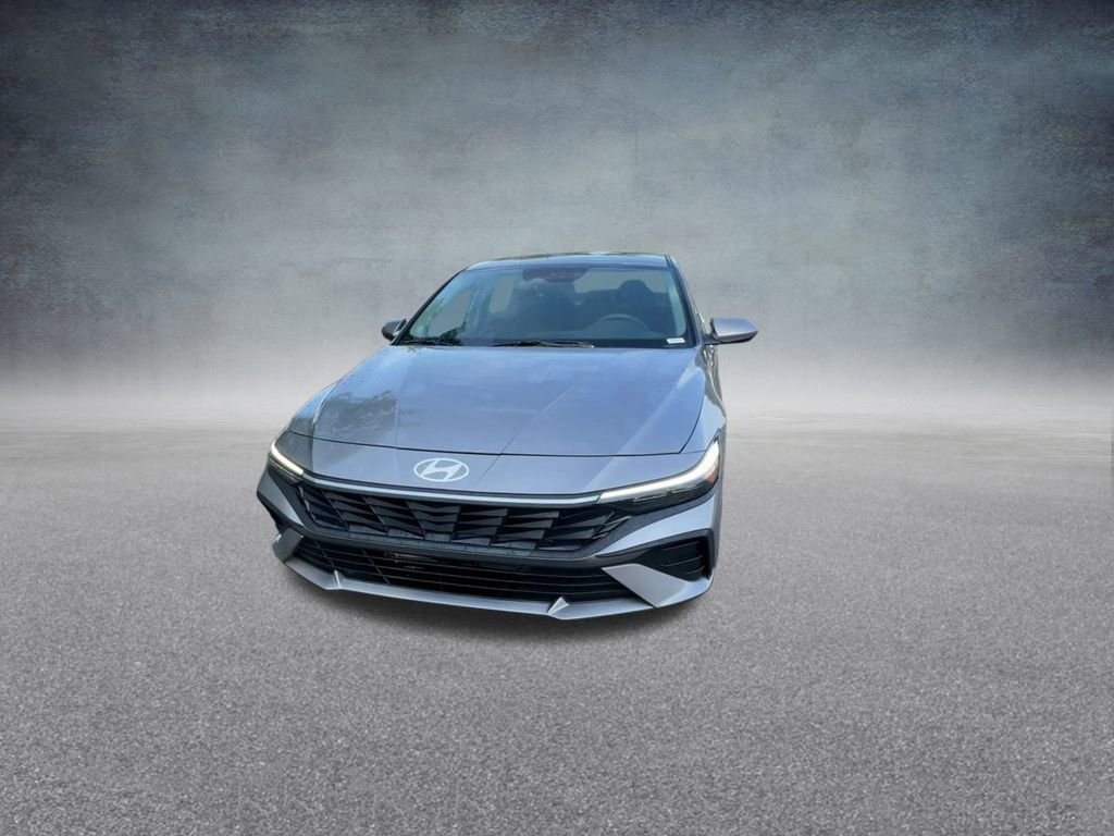 Used 2025 Hyundai Elantra Blue image 7