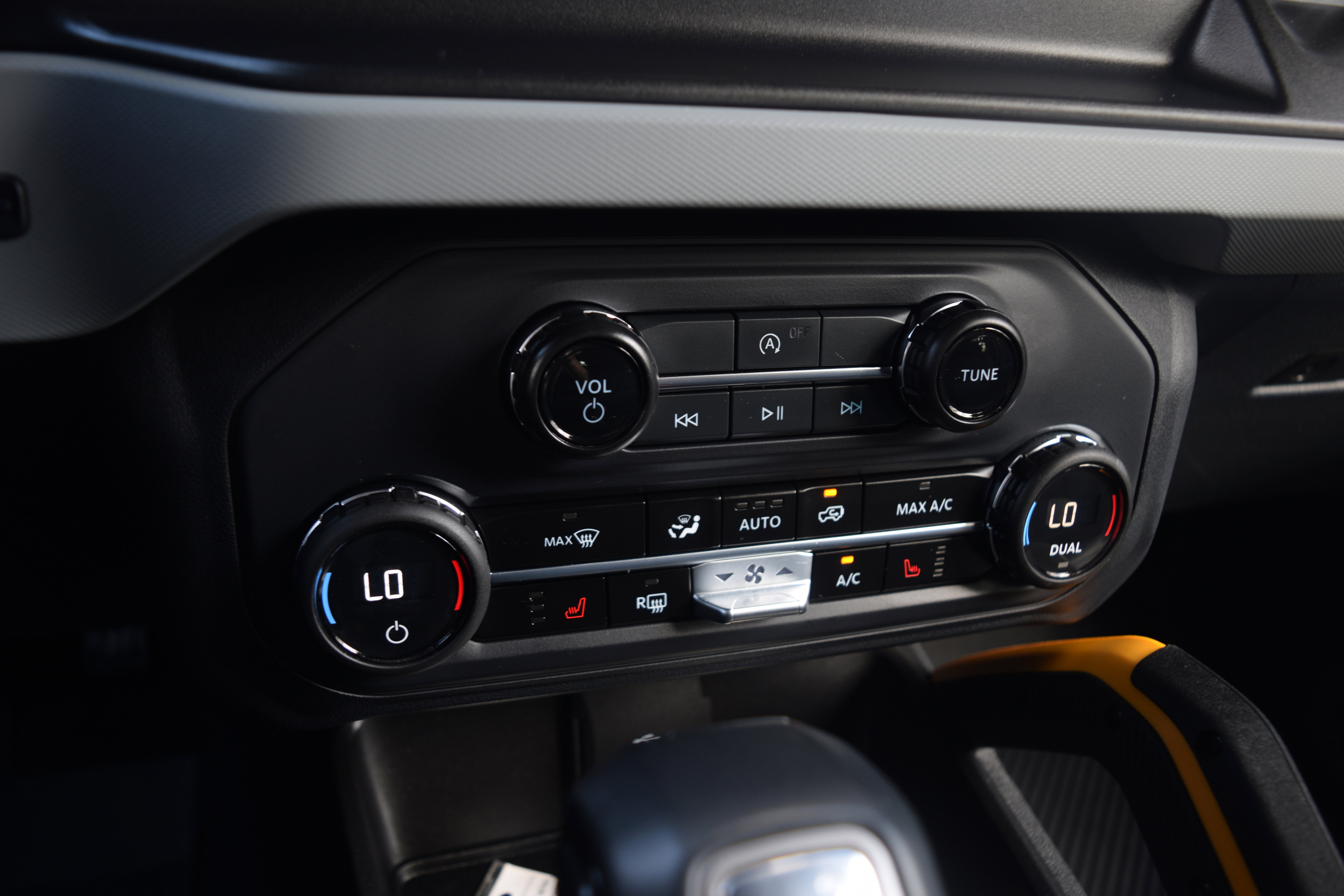 Used 2023 Ford Bronco Badlands w/ Sasquatch Package image 11