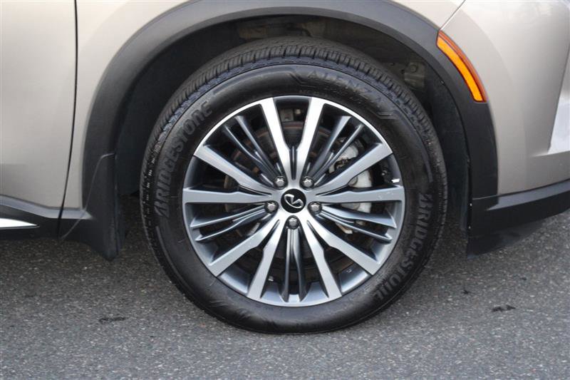 Used 2023 INFINITI QX60 Sensory w/ Vision Package image 10