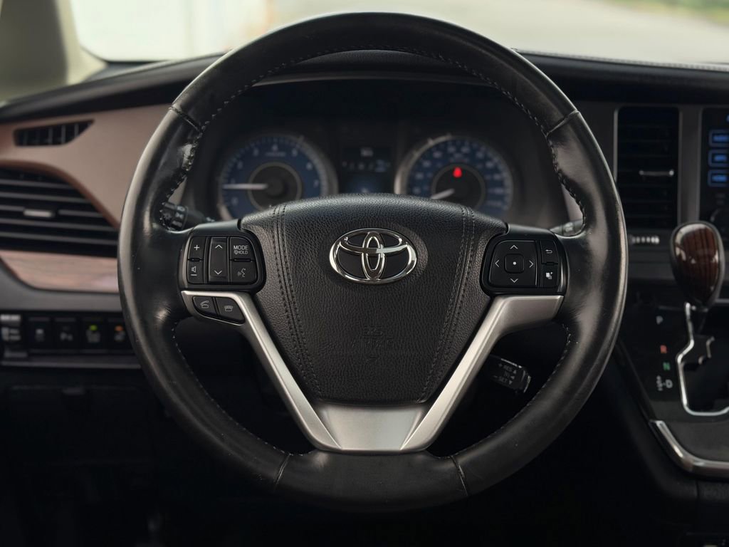 Certified 2017 Toyota Sienna Limited Premium AWD/4WD image 14