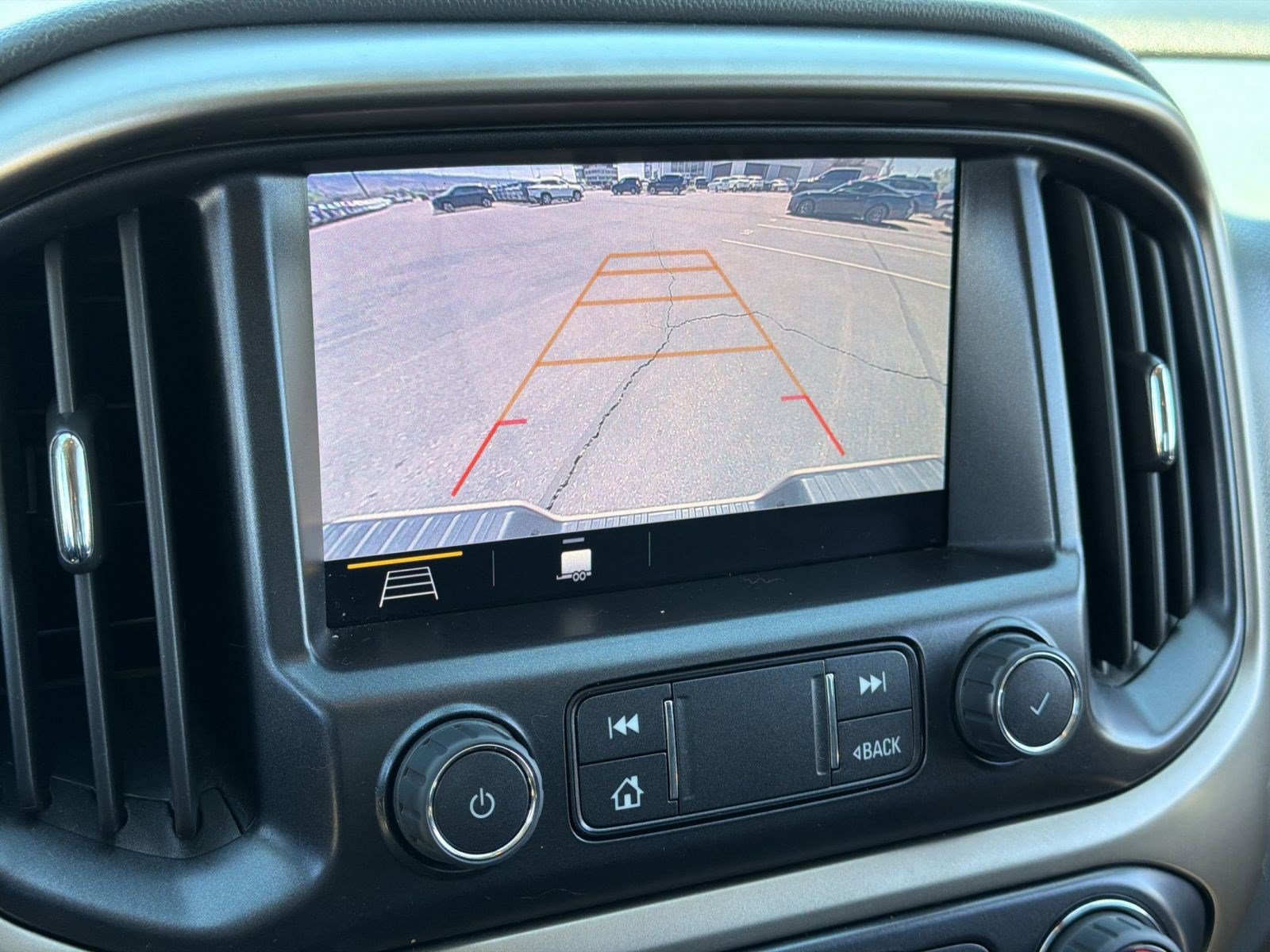 Used 2022 Chevrolet Colorado Z71 AWD/4WD image 25