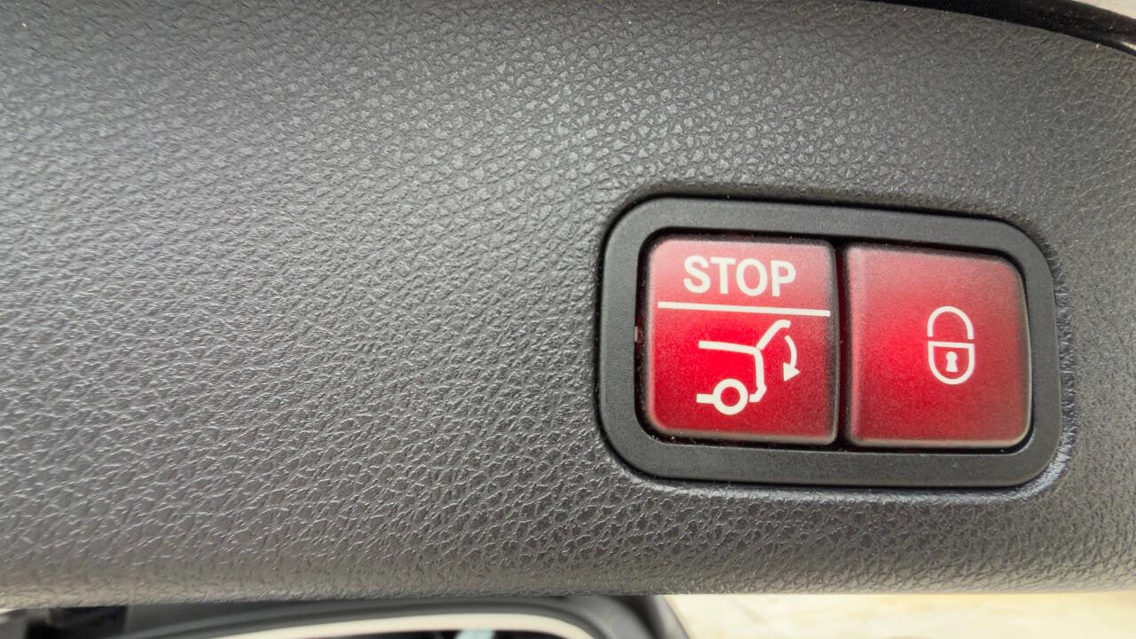 Used 2014 Mercedes-Benz GL 550 4MATIC image 55