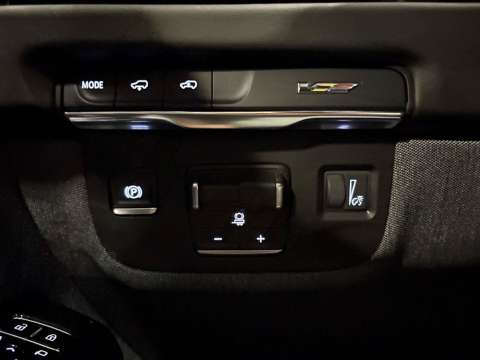 Used 2026 Cadillac Escalade V w/ LPO, ONYX Package AWD/4WD image 20