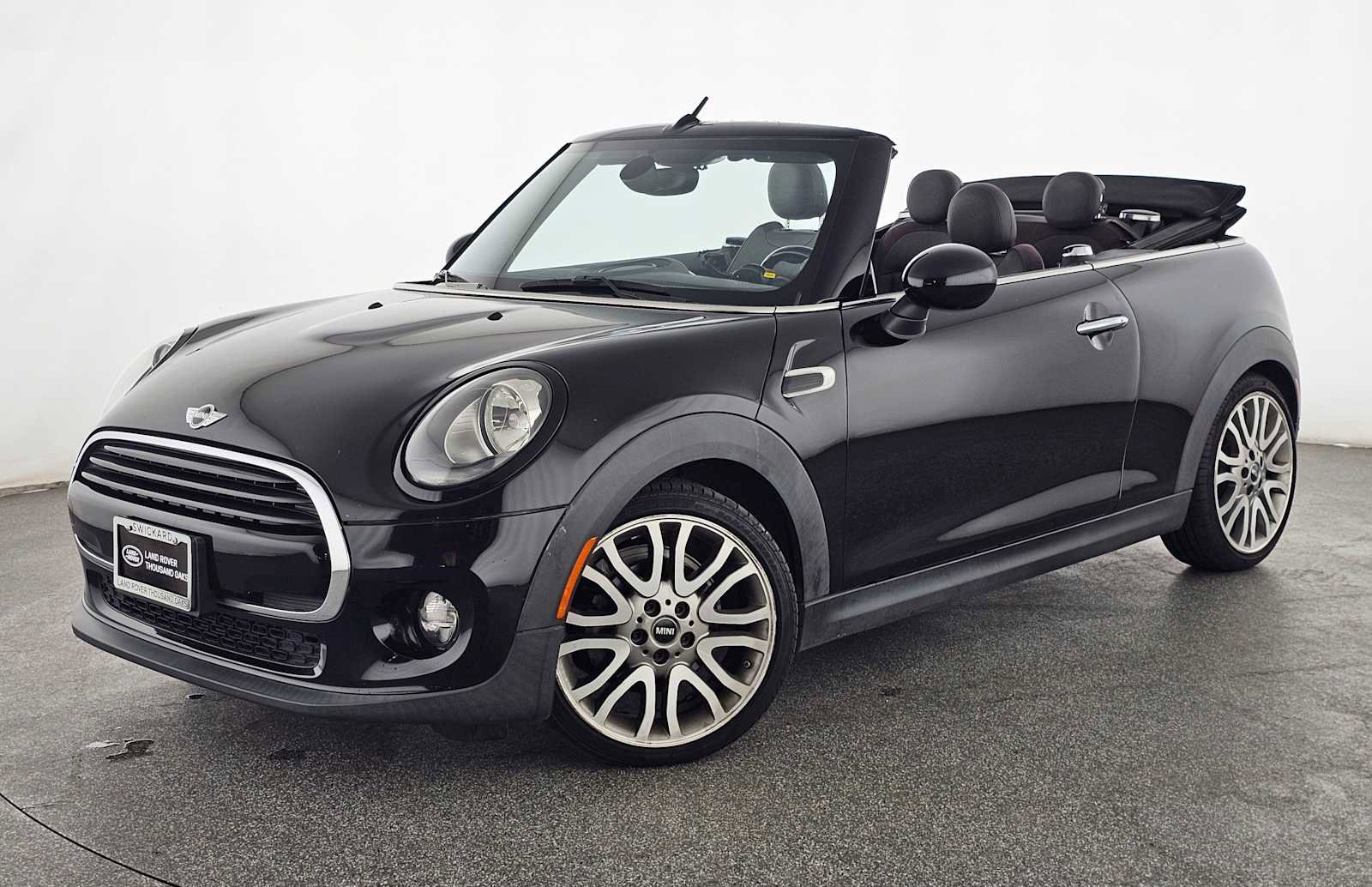 Used 2017 MINI Cooper Convertible image 29