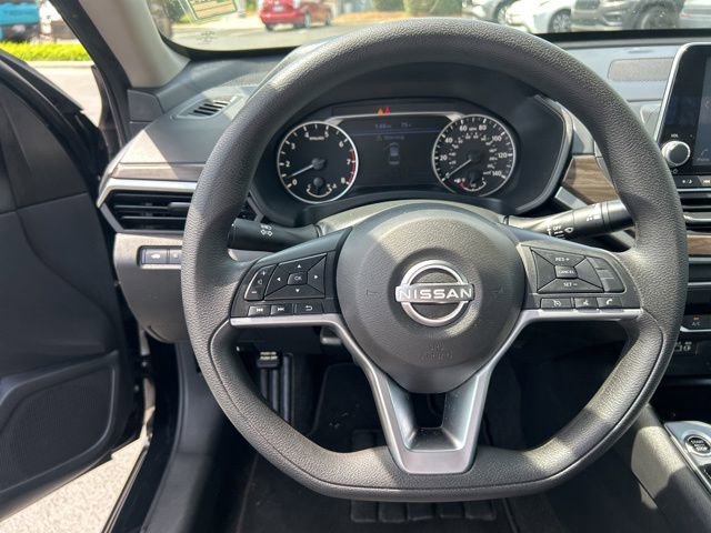 Used 2024 Nissan Altima 2.5 SV image 18