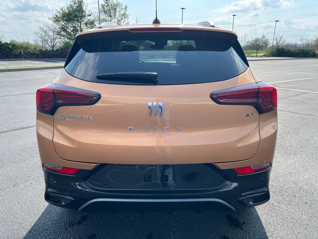 Used 2024 Buick Encore GX Sport Touring w/ Comfort Package image 4