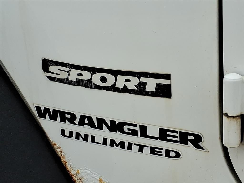 Used 2011 Jeep Wrangler Unlimited Sport image 11