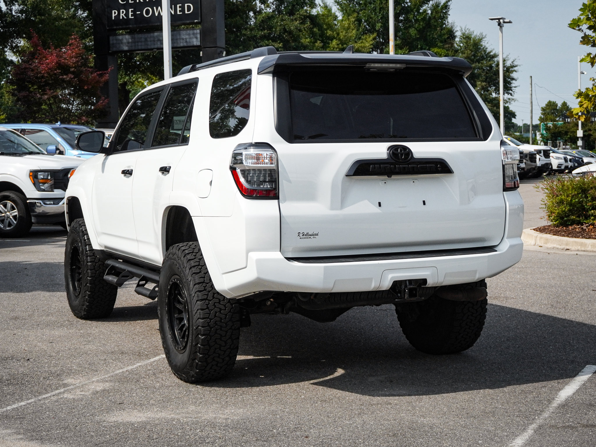 Used 2021 Toyota 4Runner Venture w/ Moonroof Package AWD/4WD image 8
