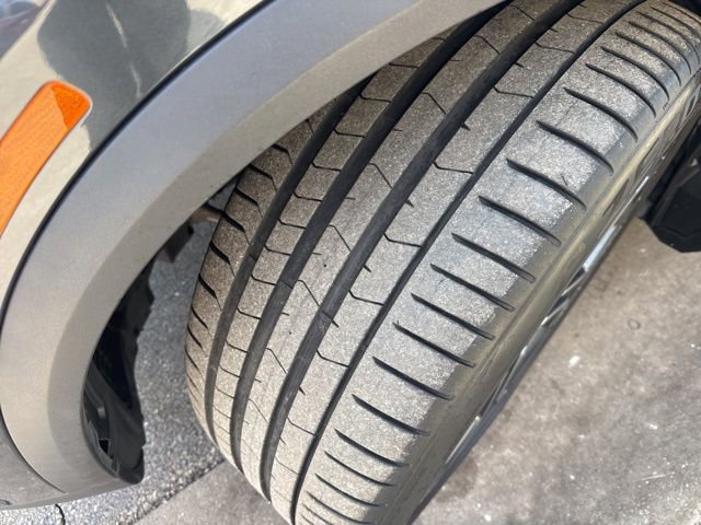 Used 2022 BMW X5 xDrive40i w/ Executive Package image 9