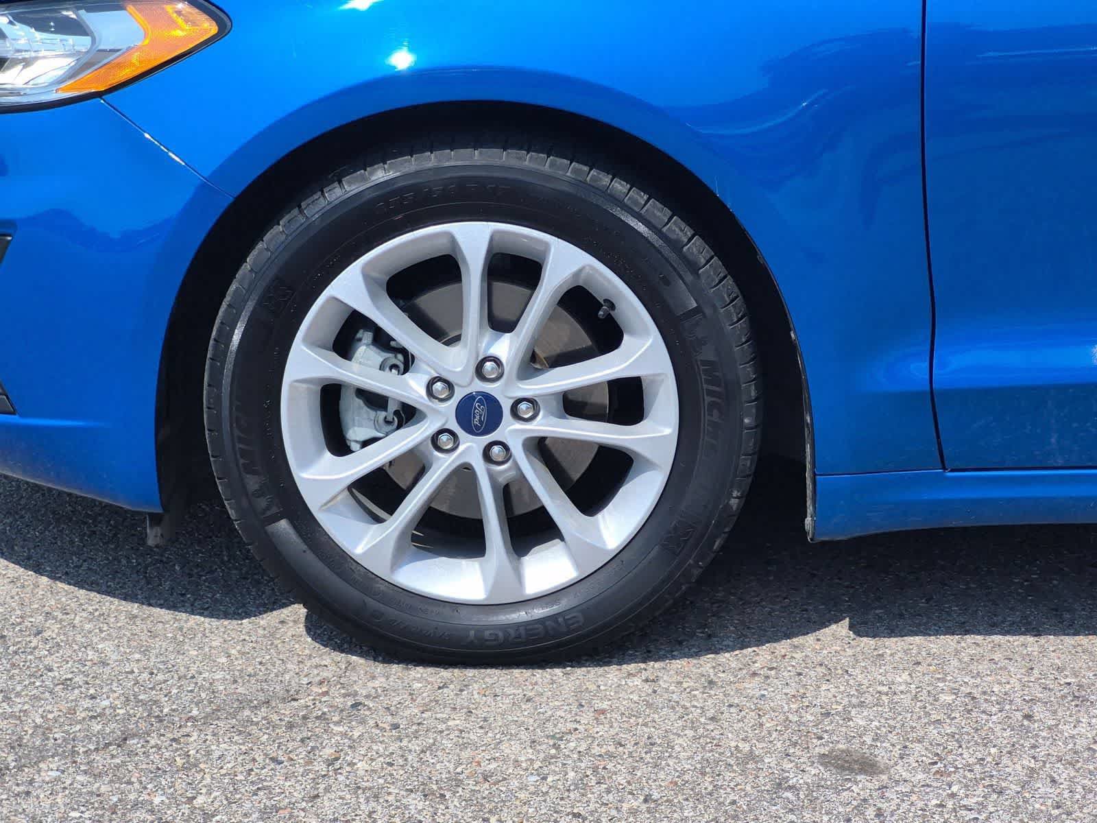 Used 2020 Ford Fusion SE FWD image 14