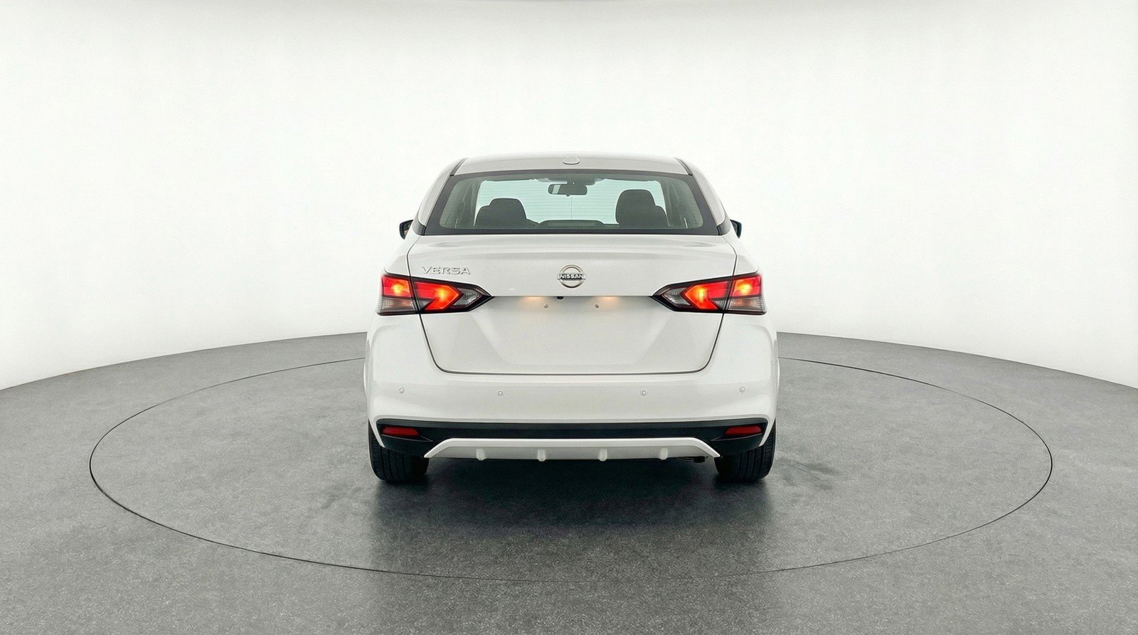 Used 2025 Nissan Versa SV image 7