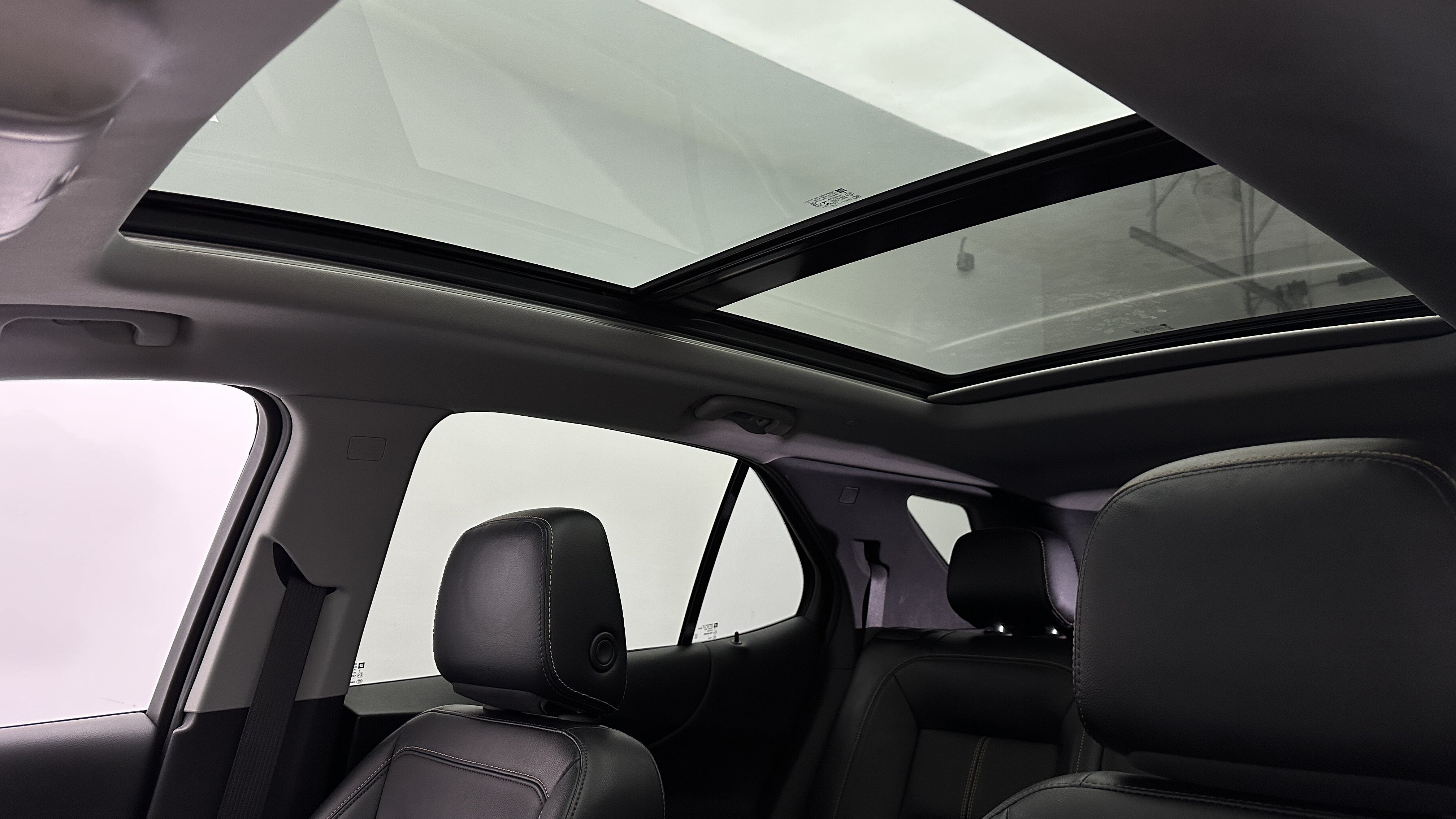 Used 2022 Chevrolet Equinox Premier FWD image 5
