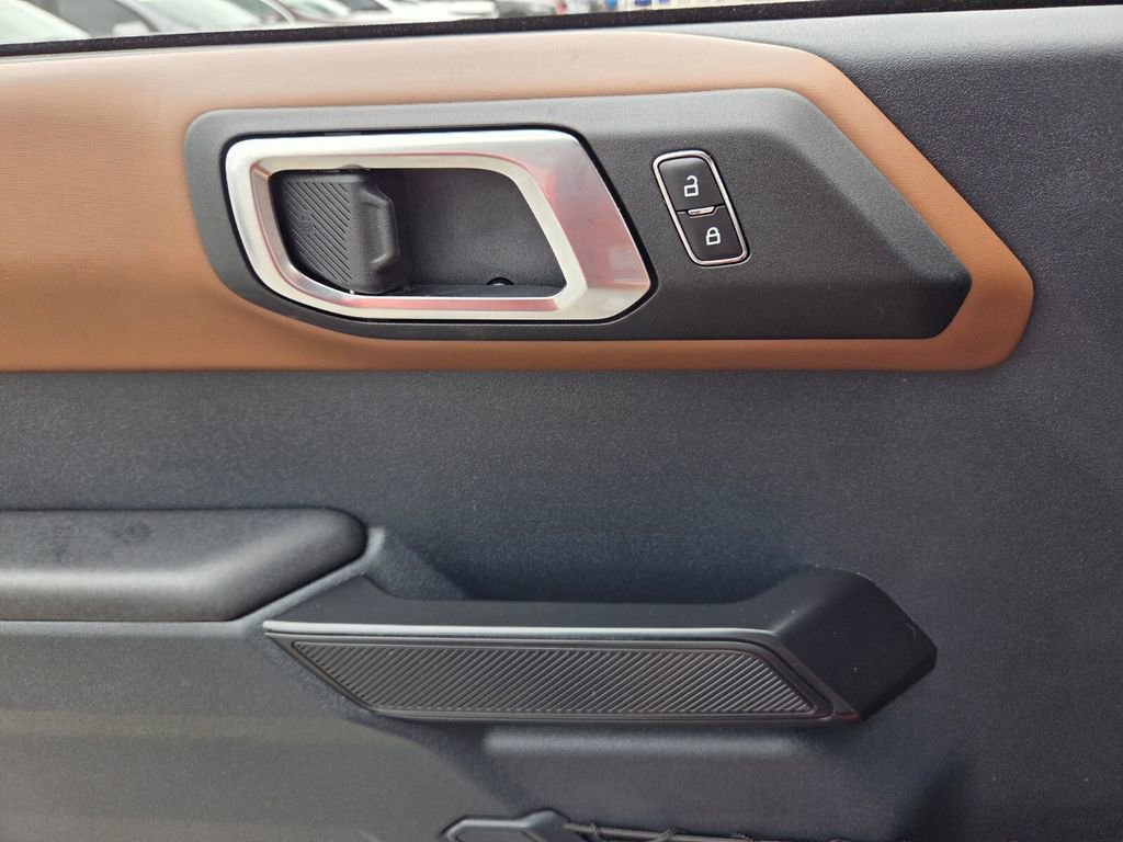 Used 2024 Ford Bronco Outer Banks image 23