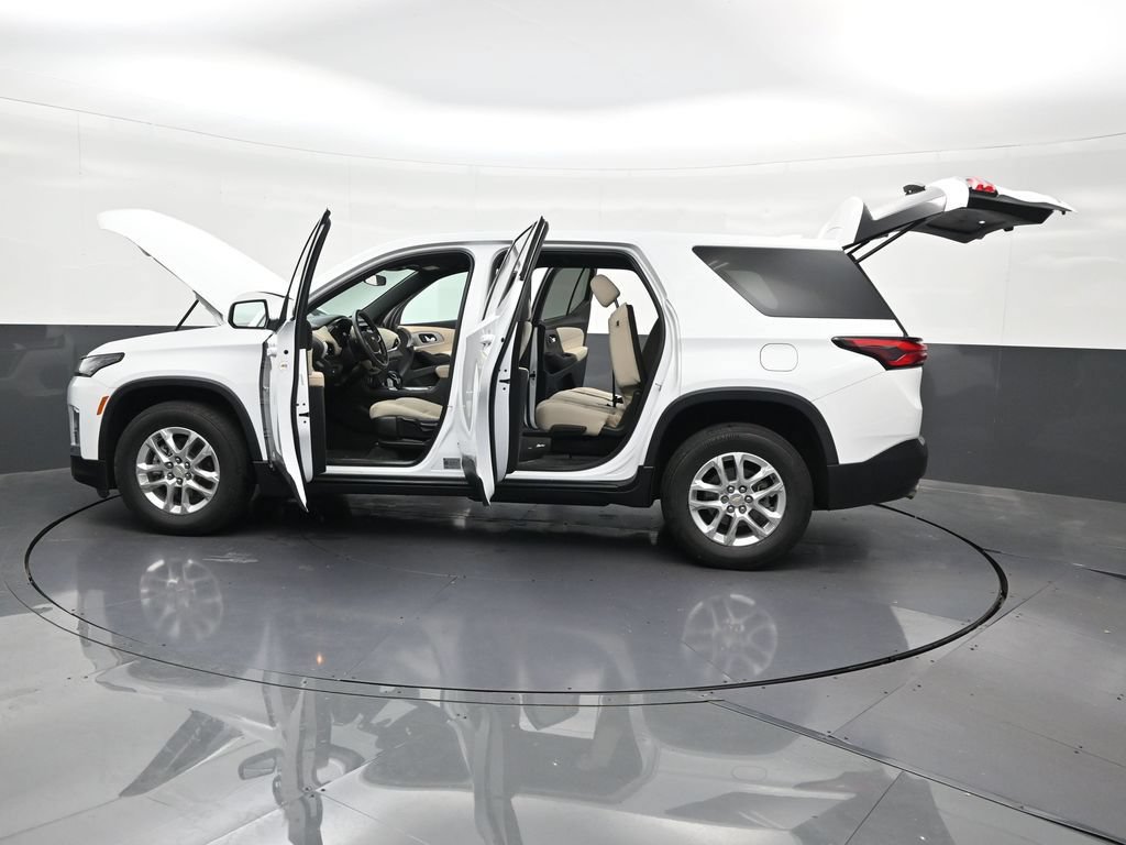 Used 2022 Chevrolet Traverse LS FWD image 33