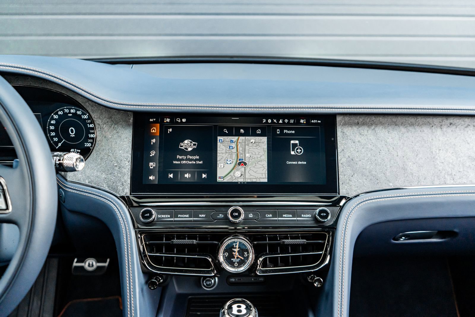 Used 2025 Bentley Flying Spur Plug-In Hybrid AWD/4WD image 33