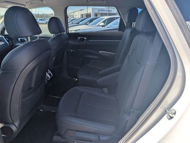 Used 2023 Kia Sorento EX AWD/4WD image 10